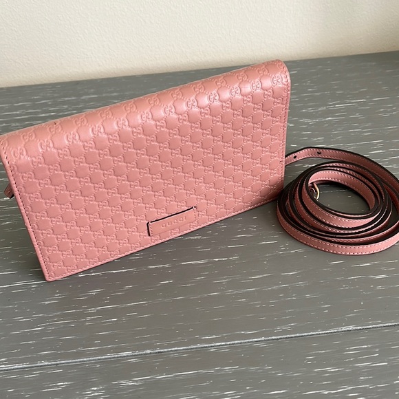 Gucci Crossbody wallet